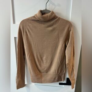 Banana Republic 100% Merino Wool Camel Tan Turtleneck Sweater Size M Preppy